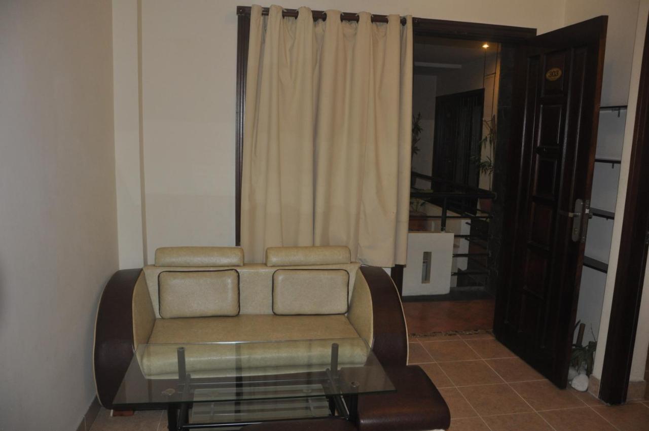 Caroline Hotel Ho Chi Minh City Exterior photo